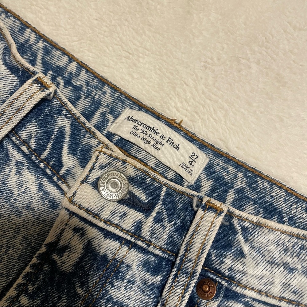 Abercrombie & Fitch 90s Straight Acid Wash Jeans